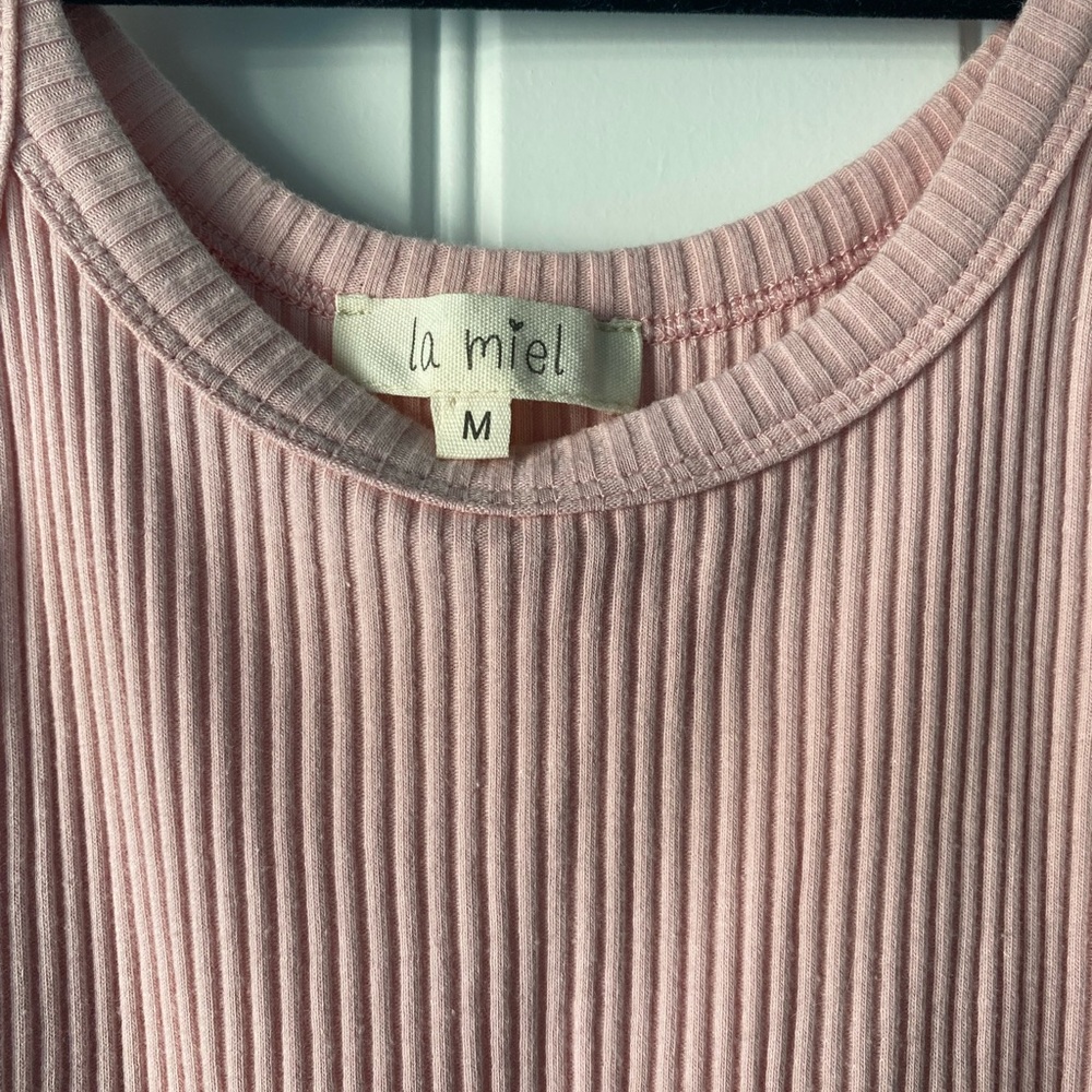 NWOT Basic Ribbed Pink Tank Top - Picture 2 of 3